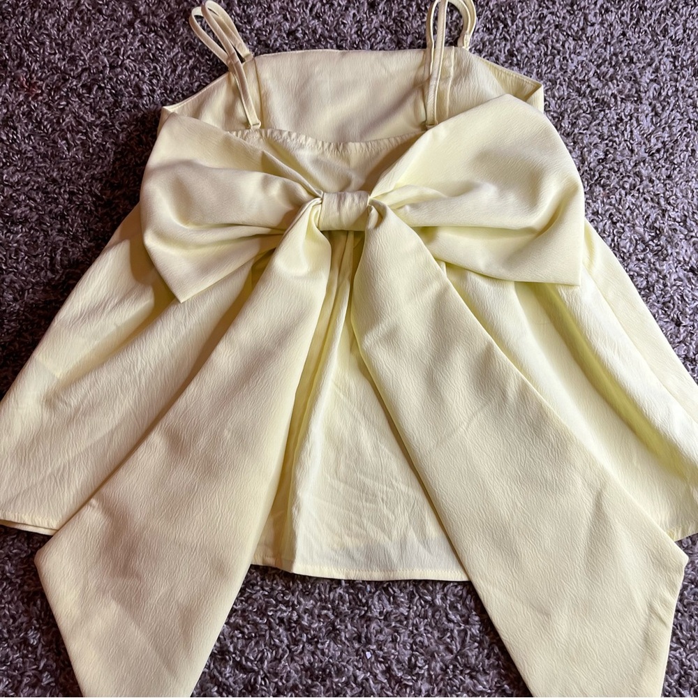 Elegant Yellow Bow Tie Women's Top